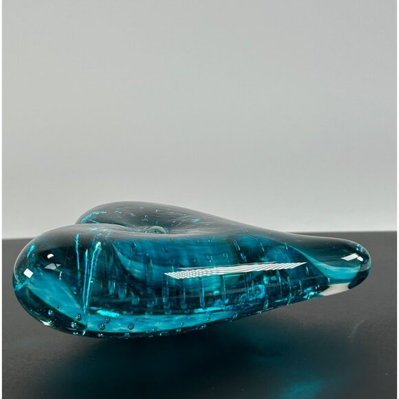 Art Glass Hand Blown Heart Paperweight Turquoise Blue w/ Controlled Bubbles - Picture 4 of 8